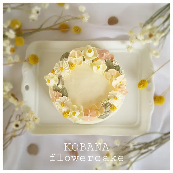 フラワーケーキ(小花のホールケーキ)