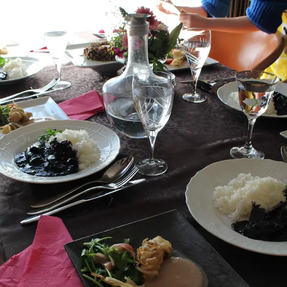 リクエストの多いイカスミ煮・秋の食材・パーティーテーブル
