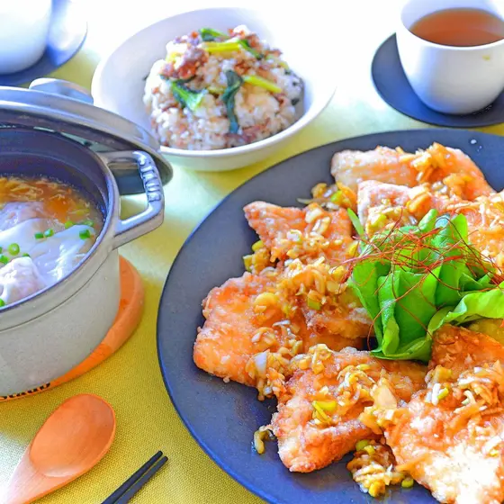 白身魚の油淋鶏風&牛肉と小松菜のオイスター炒飯　人気の全5品