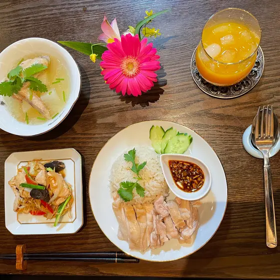 タイ料理入門1️⃣タイのチキンライスとオリジナルソース&鶏肉の生姜炒め&冬瓜スープ