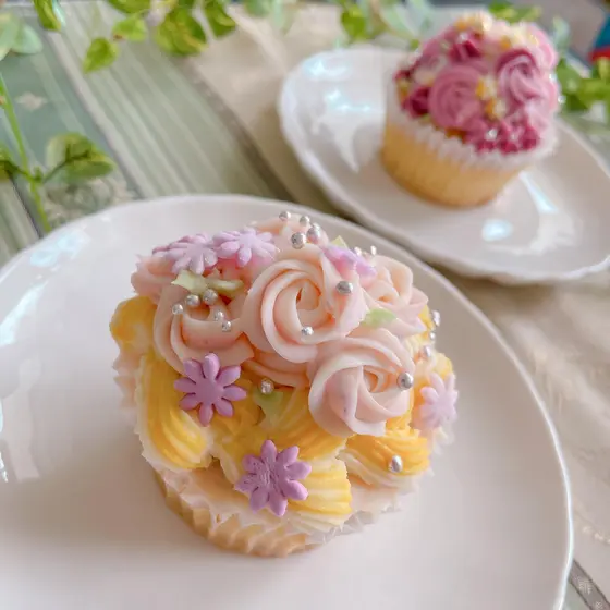 お花のラプンツェルケーキと基本の15分時短カップケーキ