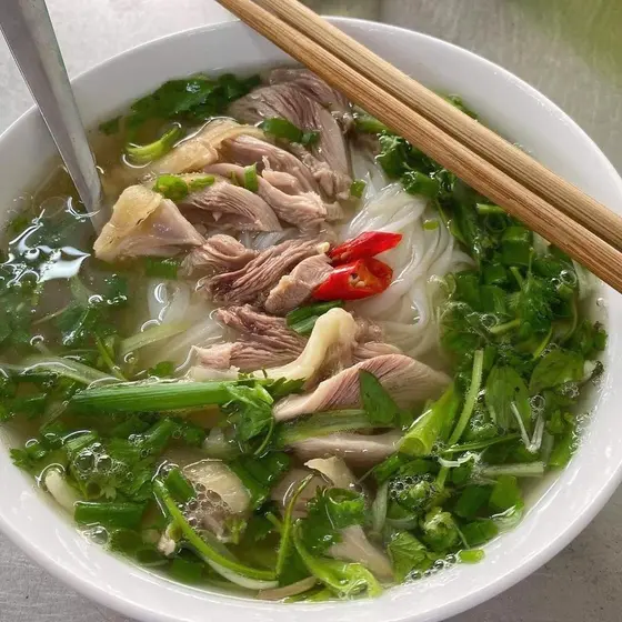 【定番ベトナム料理】基礎からしっかり習得！！鶏肉のフォーと生春巻きレッスン