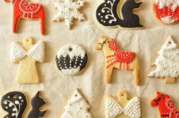 クリスマスは手作りアイシングクッキーをオーナメントに。