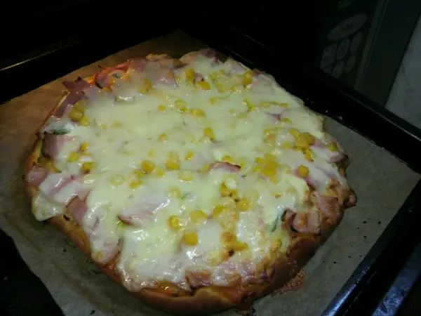 おうちで、こんなピザが焼けたら宅配いらずですね。