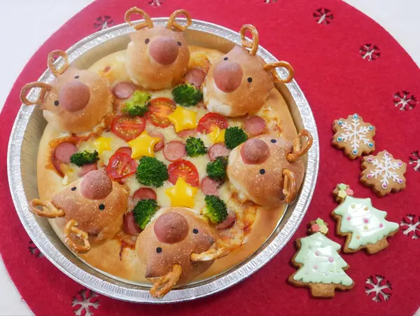 クリスマス親子教室のトナカイピザ