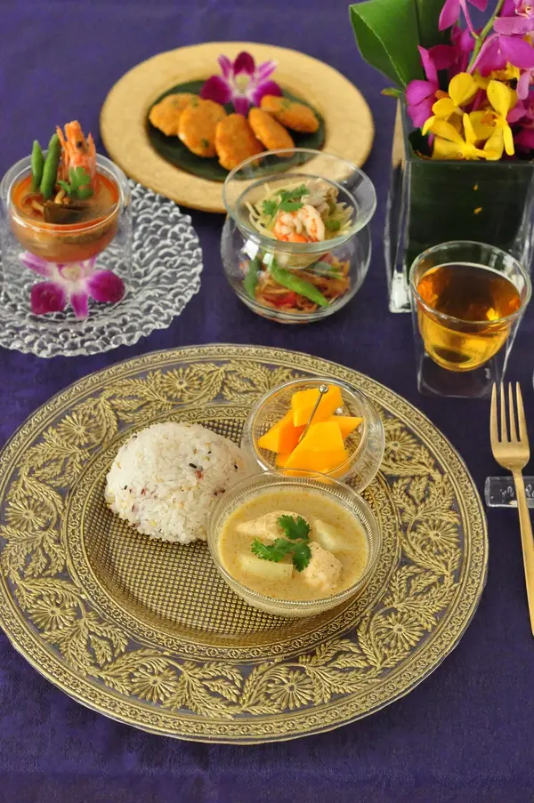 タイ料理とテーブルコーディネート