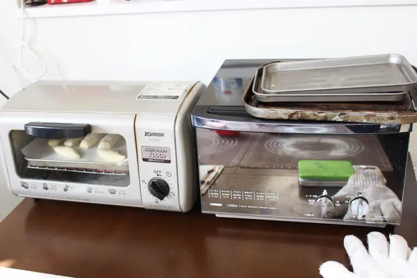 オーブントースターを使用してパンを焼きます♪
