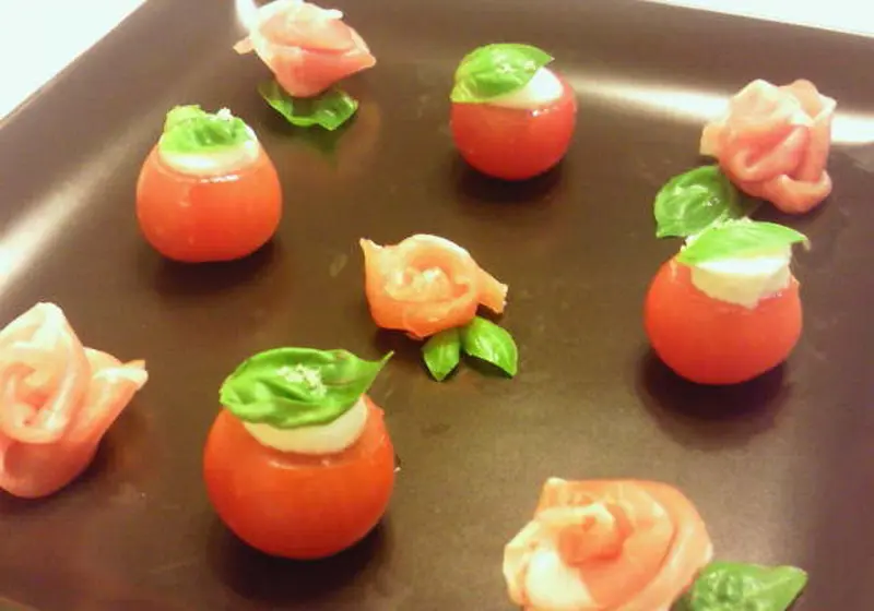 まるごとミニトマトのカプレーゼ 生ハムのお花 のレシピ 作り方 Ayumi 料理教室検索サイト クスパ