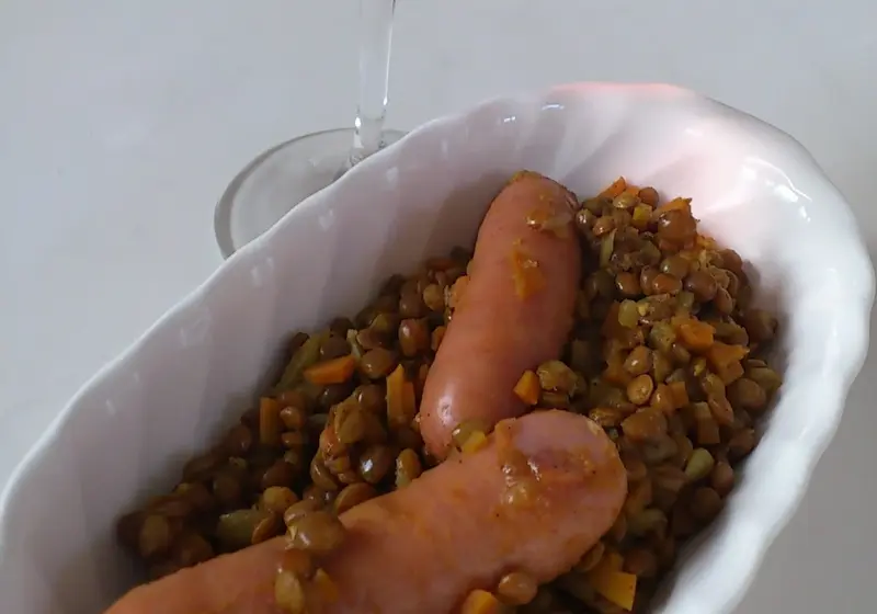 お家で作れる 粗引きソーセージとレンズ豆のカレー煮込み の作り方 丹下 慶子 クスパ