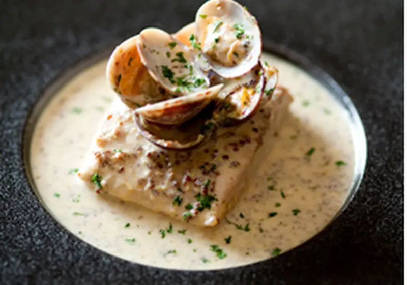 アサリの粒マスタードソースを白身魚とご一緒にのレシピ 作り方 安達 のりこ 料理教室検索サイト クスパ
