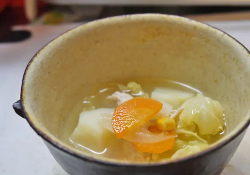 鶏と野菜のスープ