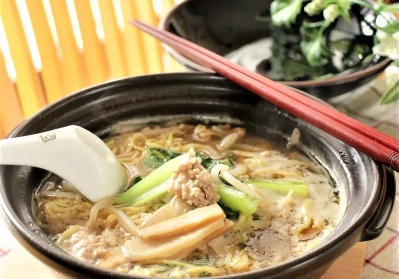 一つ鍋で作れる！醤油煮込みラーメン